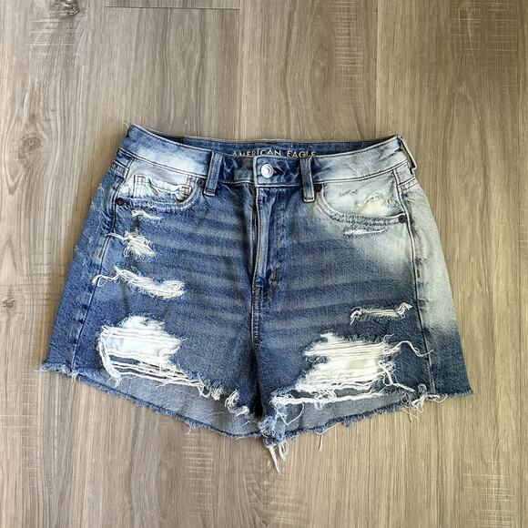 American Eagle High Waisted Jean Medium Wash Shorts Size 4 - Picture 1 of 7